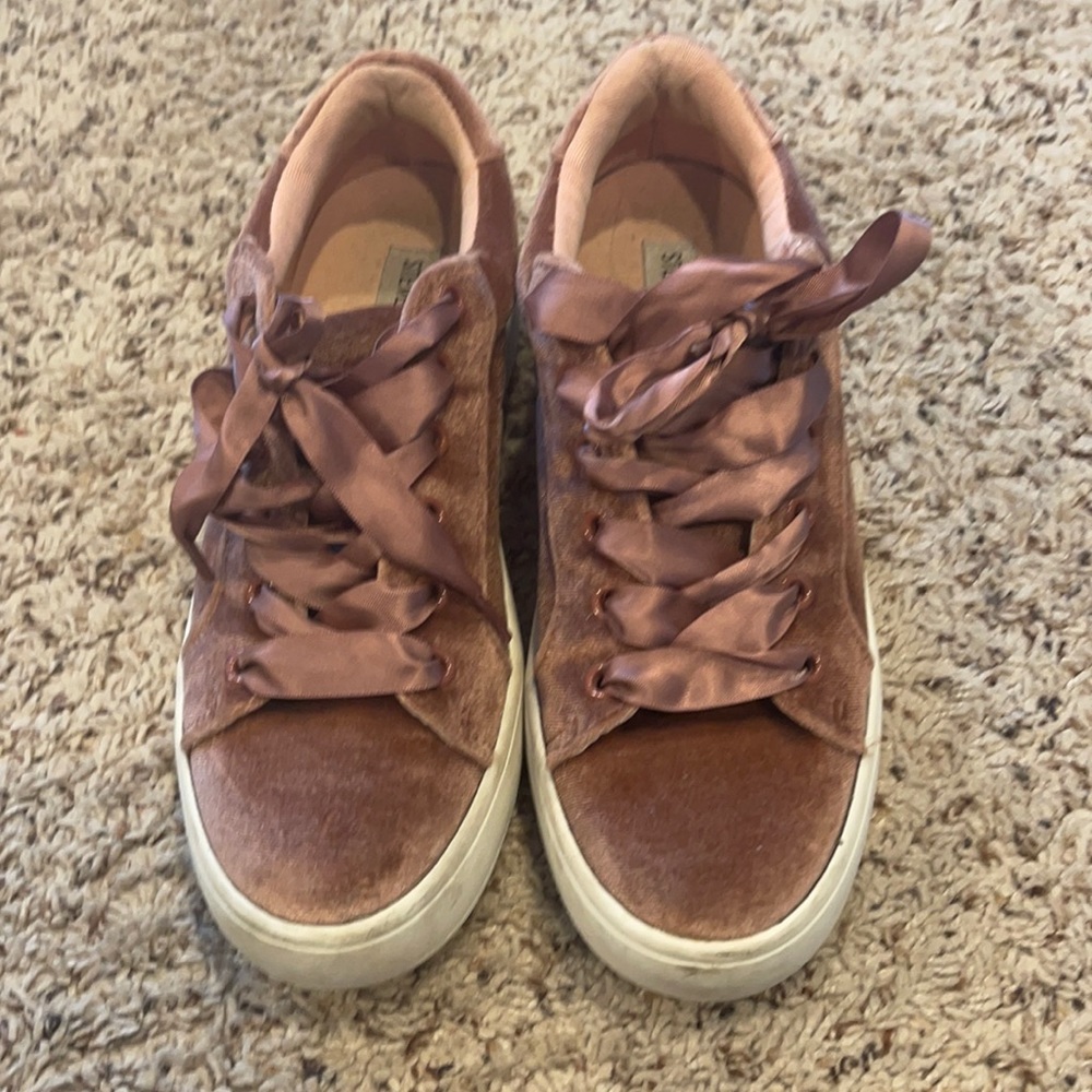 Rose Tennis Shoes